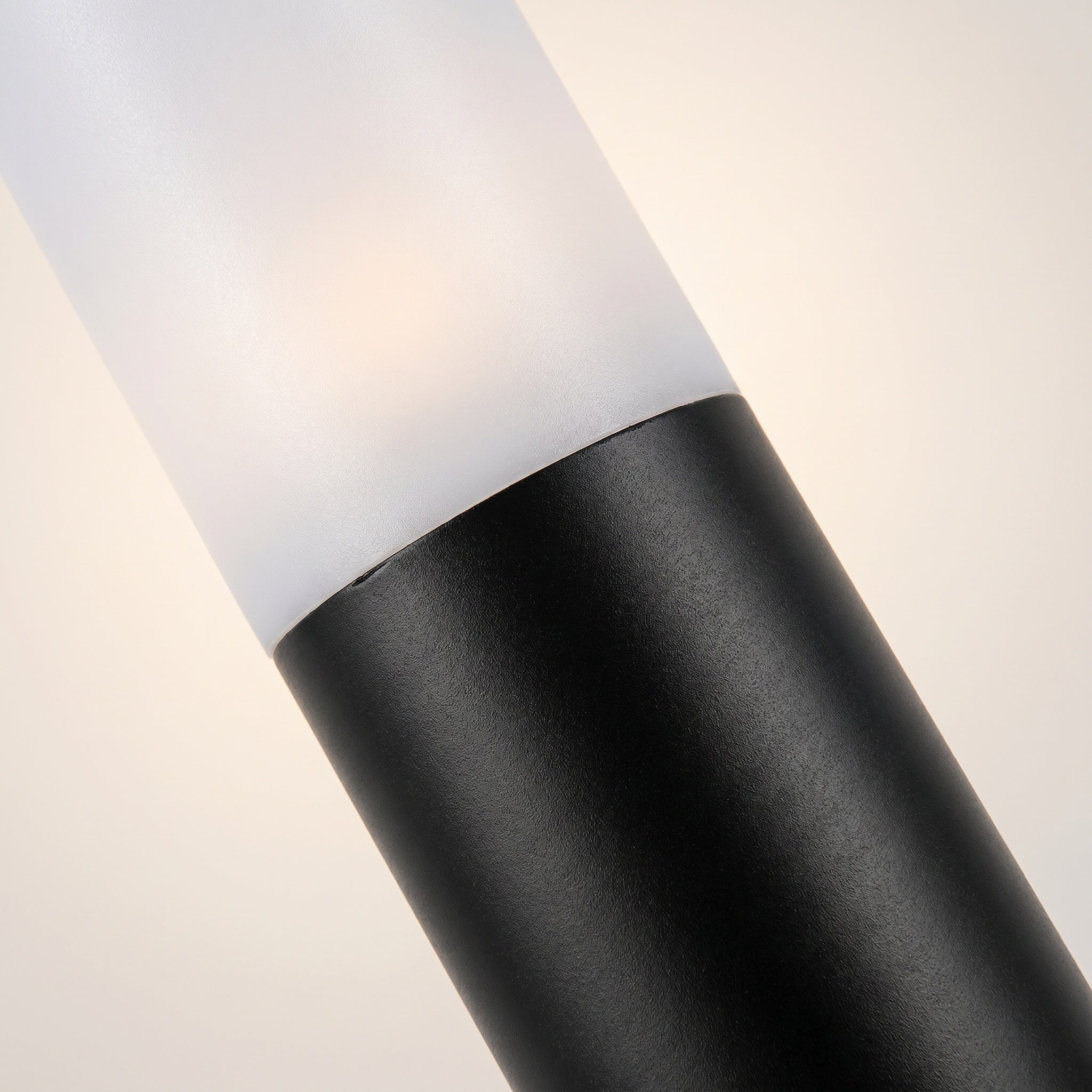 Lampadaire extérieur solaire à piquet noir