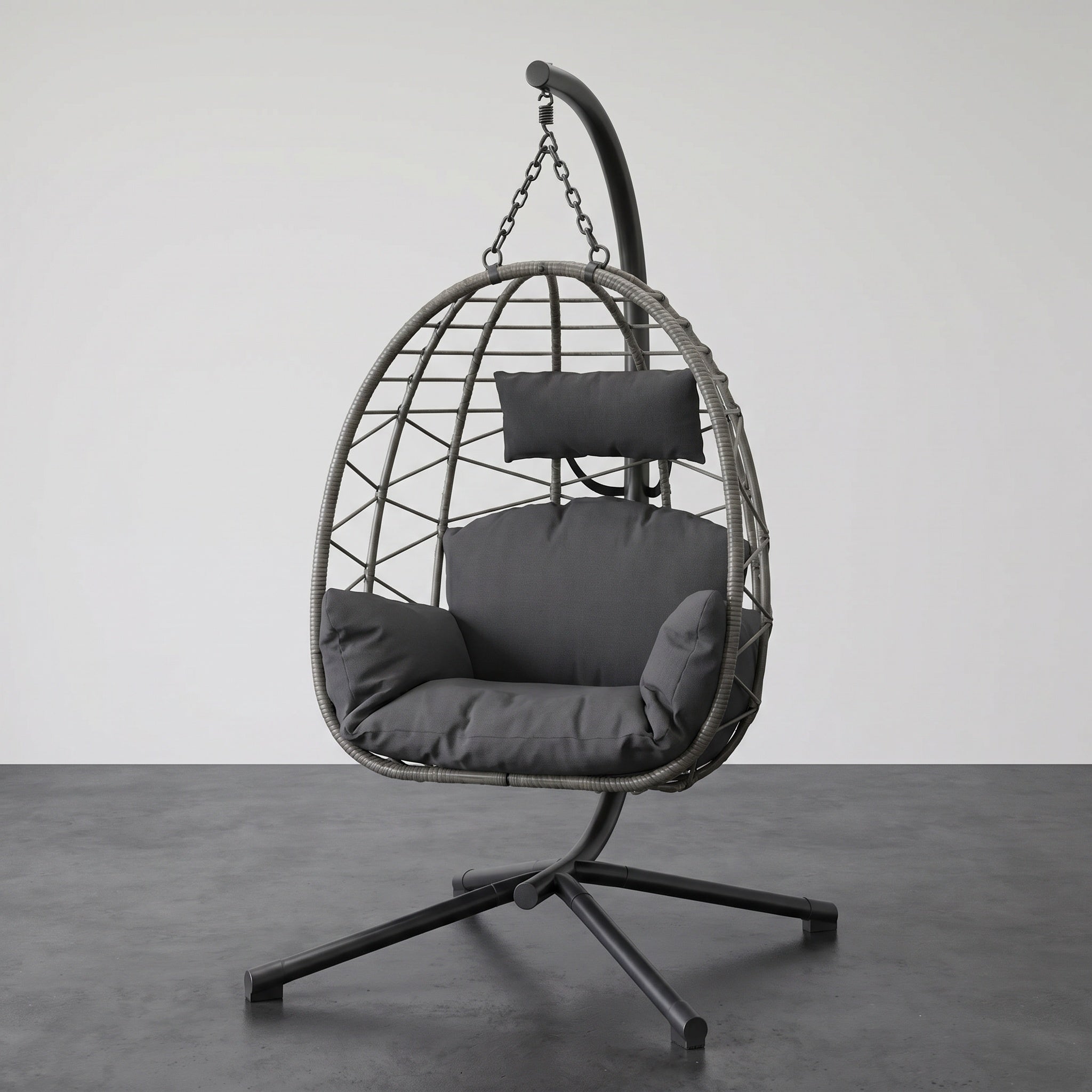 Fauteuil œuf suspendu sur pied