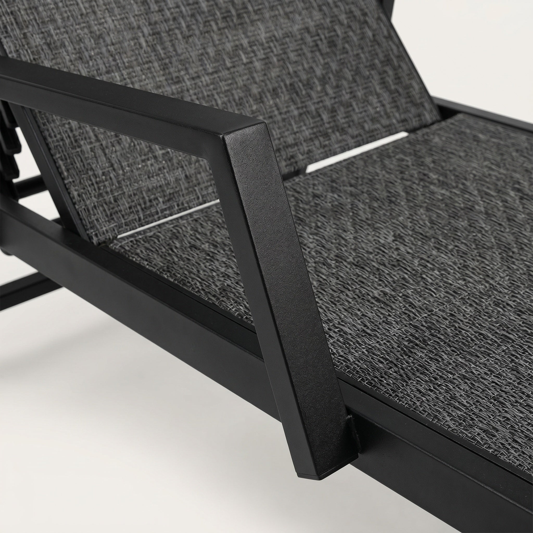 Bain de soleil aluminium tressé noir accoudoirs réglable