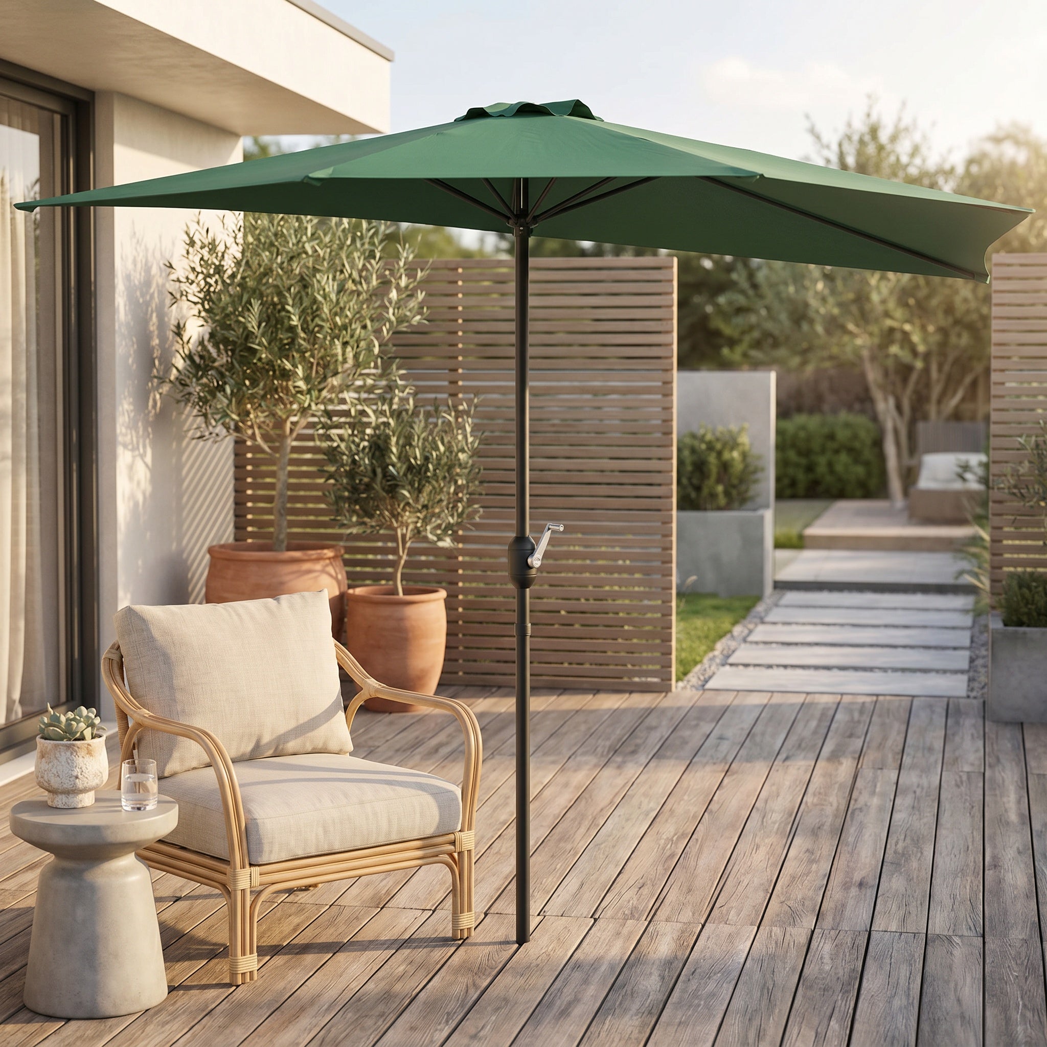 Parasol droit en aluminium à toile verte avec manivelle