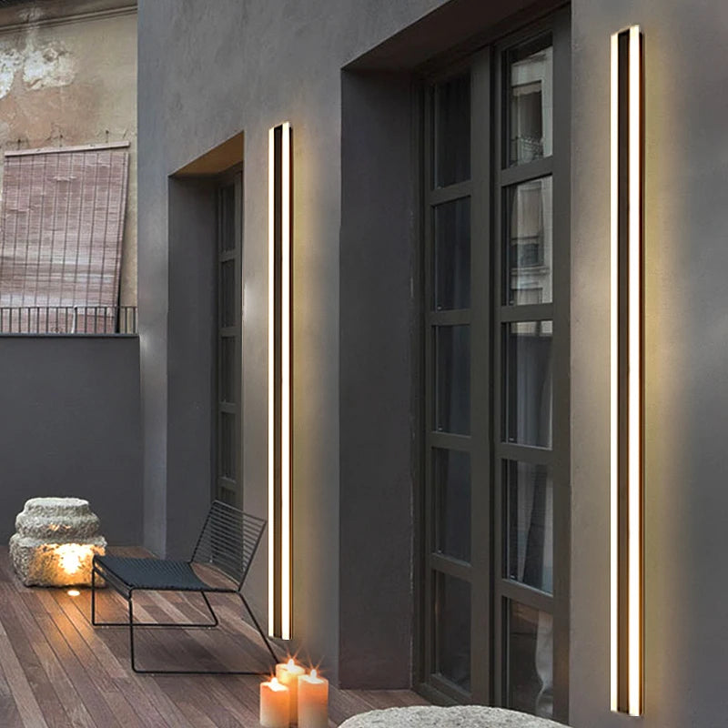 Applique murale LED extérieure design vertical moderne