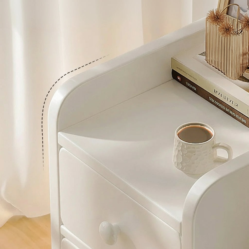 Table de chevet compacte