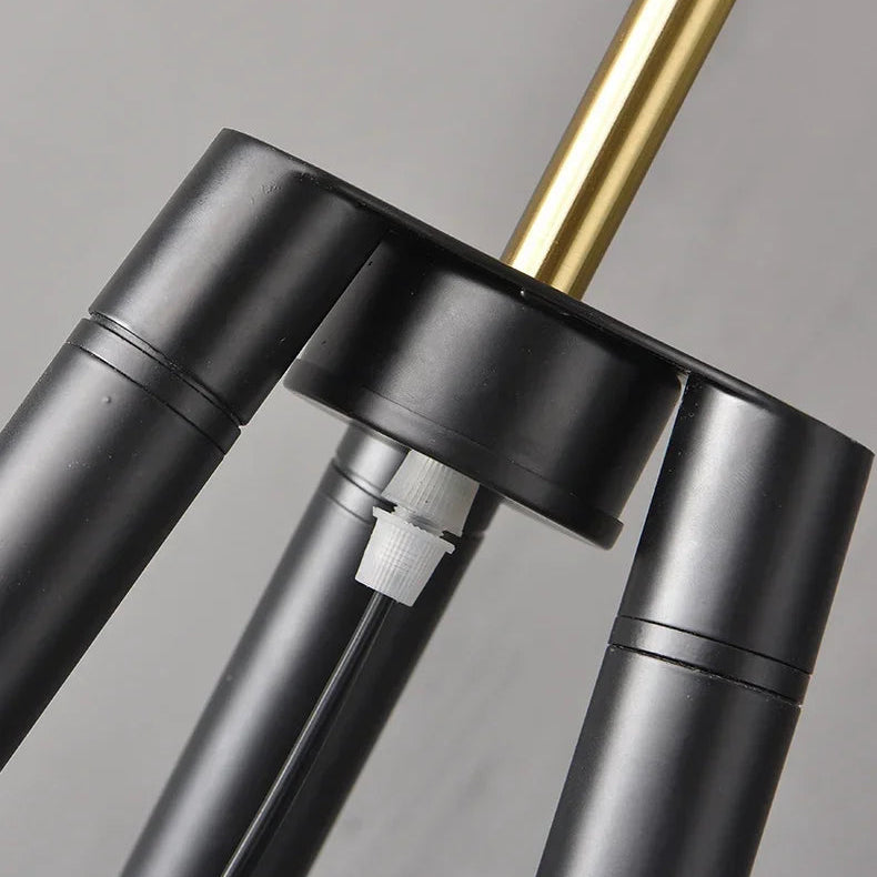 Nordic Postmodern Luxury Retro Art Exhibition Hall Bedroom Living Room Creative Tripod Mushroom Bedside Table Lights Floor Lamp