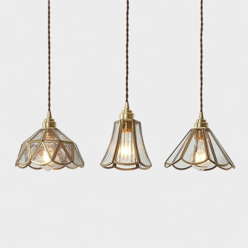 Suspension vintage en verre à motif floral avec cadre en laiton