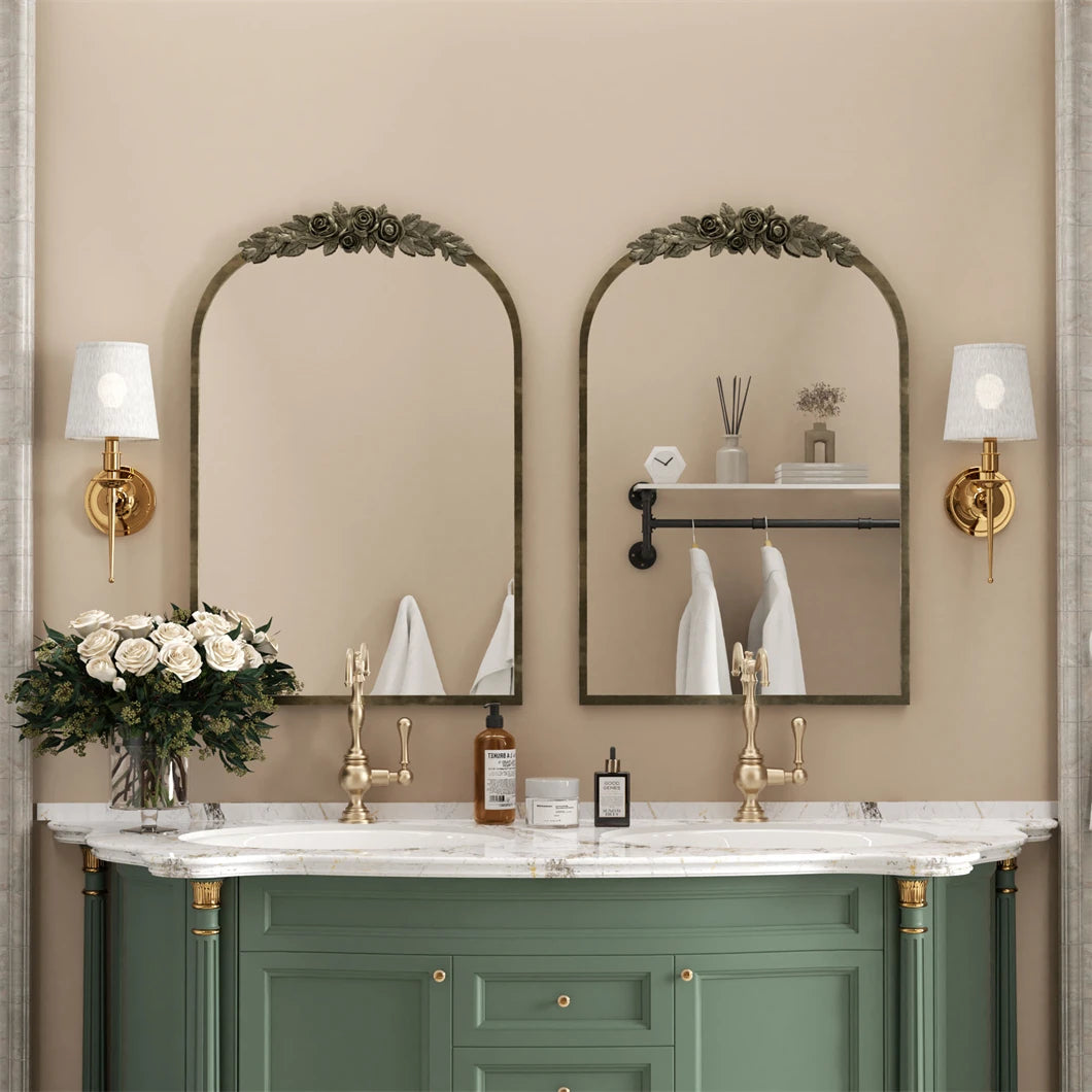 Miroir Mural Vintage Baroque – Cadre Métal Doré à Relief Floral