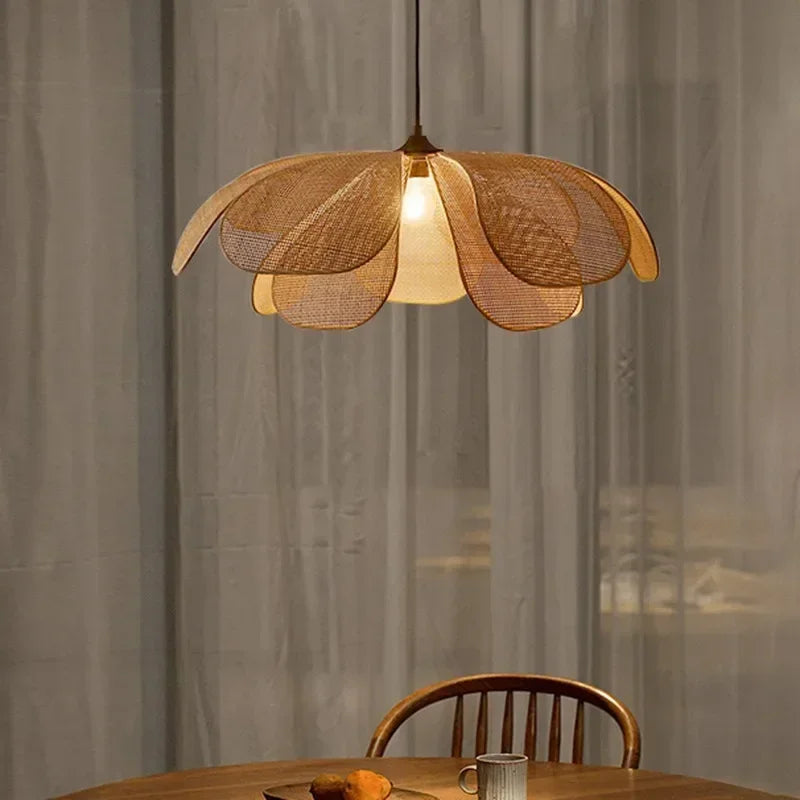 Suspension LED en rotin tressé style japonais