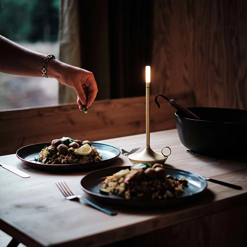 Lampe de table LED candle design dorée