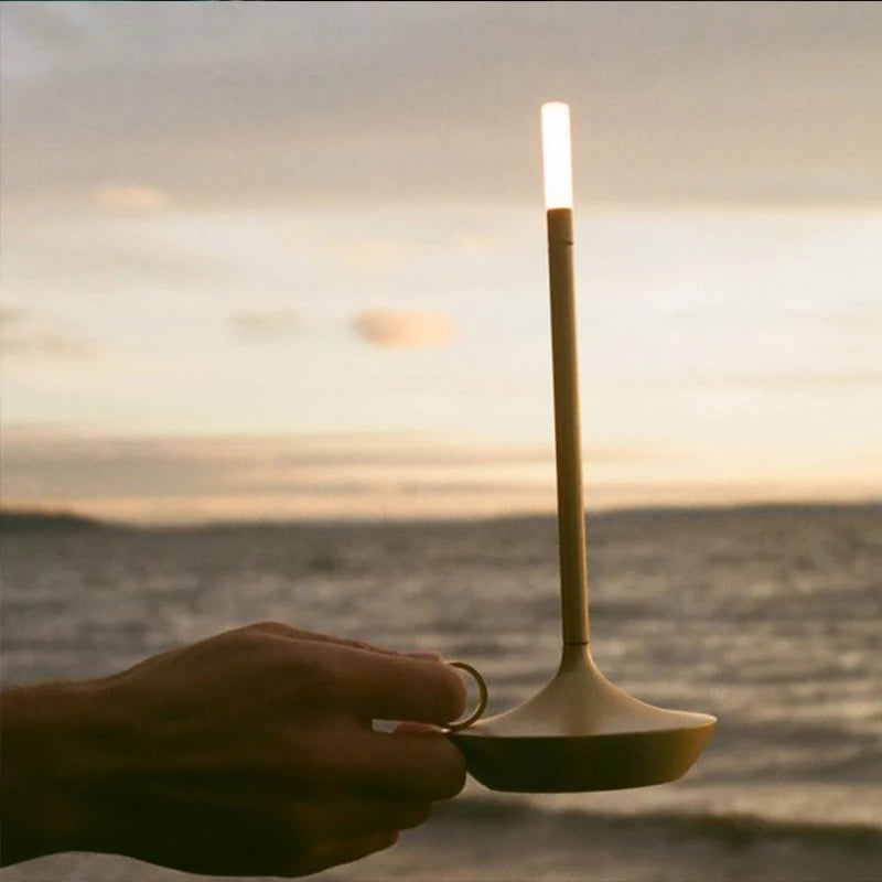 Lampe de table LED candle design dorée
