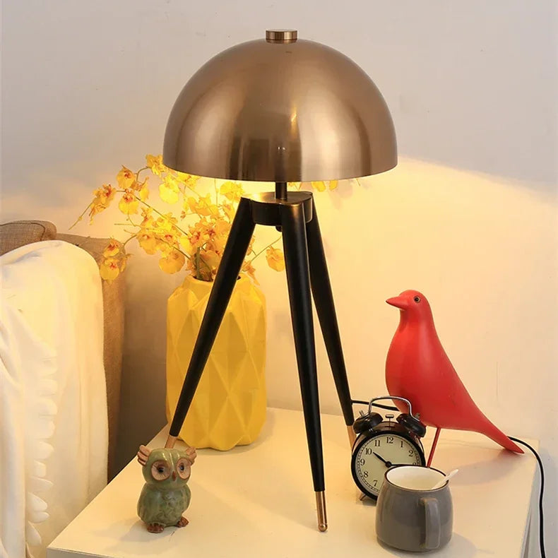 Nordic Postmodern Luxury Retro Art Exhibition Hall Bedroom Living Room Creative Tripod Mushroom Bedside Table Lights Floor Lamp