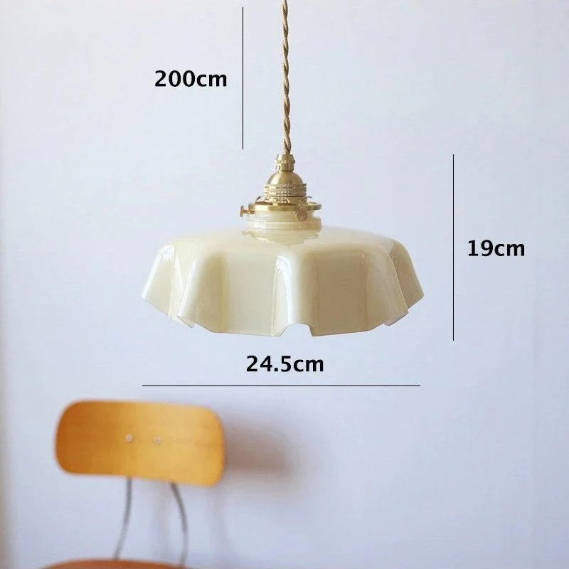 Suspension vintage en verre opalin en forme de mouchoir