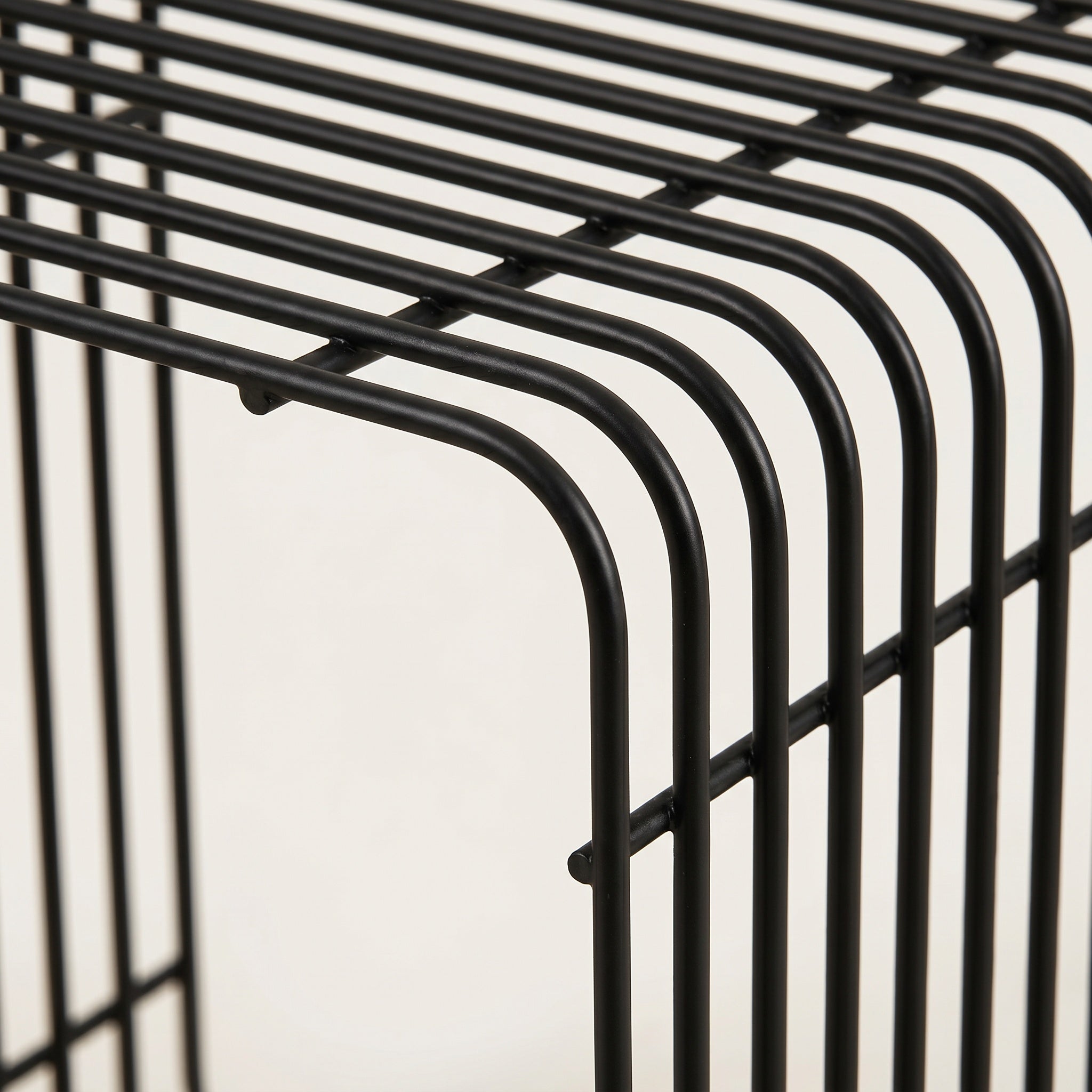 Table basse design moderne en métal